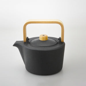 Cast Iron Kettle with White Oak Handle 47.34 fl oz - Chushin Kobo-Stovetop Kettles-Chushin Kobo-SANTOKU NYC