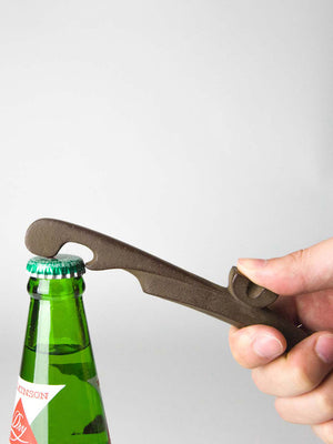 sumi-11013-iron-peacock-bottle-opener-sumitani-saburo-shouten-open-fair